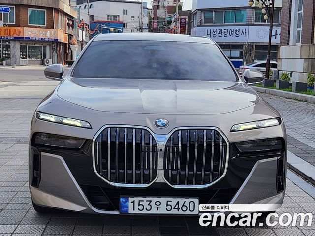 BMW 7-Series G70 740i sDrive M Sport - фото 0