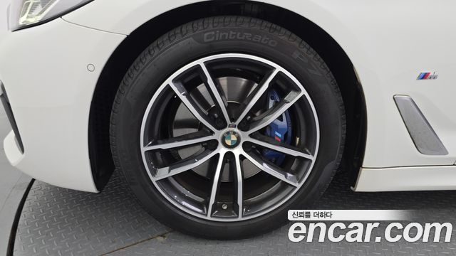 BMW 5-Series G30 520i M Sport - фото 4