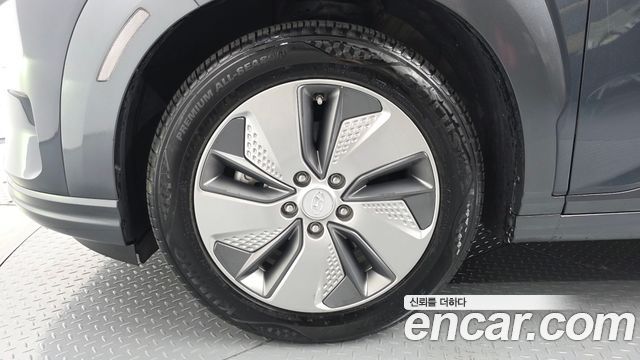 Hyundai Kona Premium - фото 4