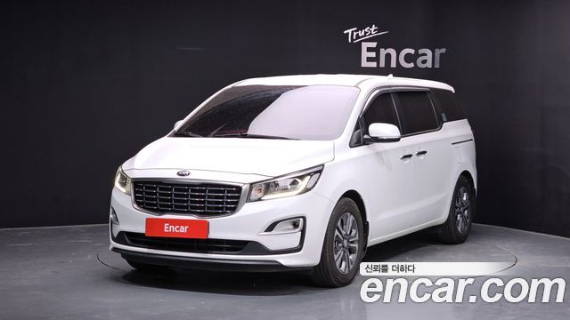 Kia Carnival Новый 11-Seater Deluxe - фото 0