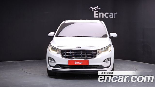 Kia Carnival Новый 11-Seater Deluxe - фото 2