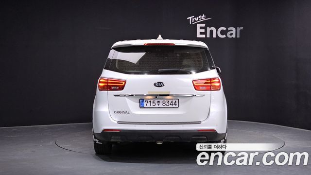 Kia Carnival Новый 11-Seater Deluxe - фото 3
