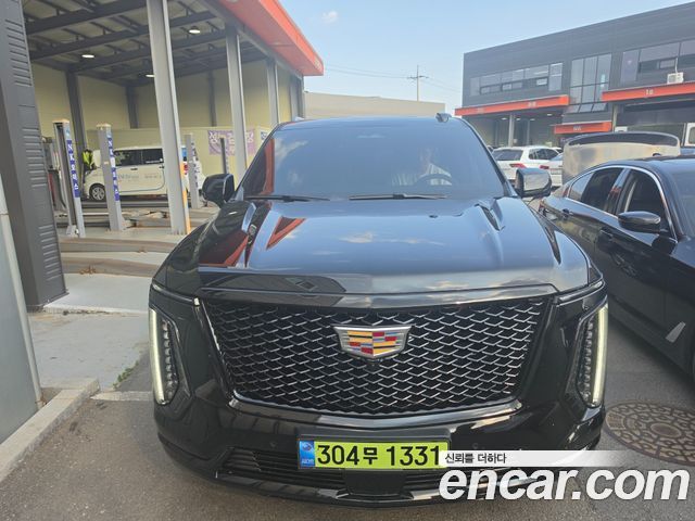 Cadillac Escalade 5-го поколения 6.2 Sports Platinum - фото 0
