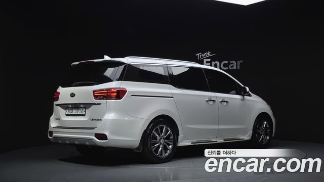 Kia Carnival Новый 7-Seater Limousine President - фото 1
