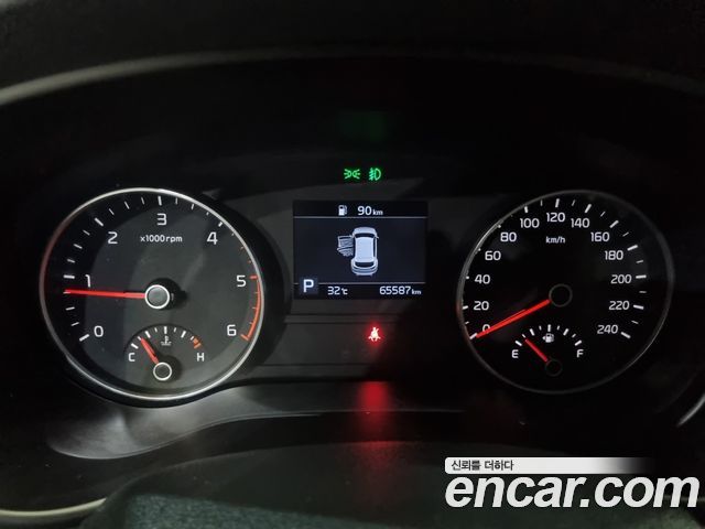 Kia Sportage Diesel 2.0 2WD Prestige - фото 4
