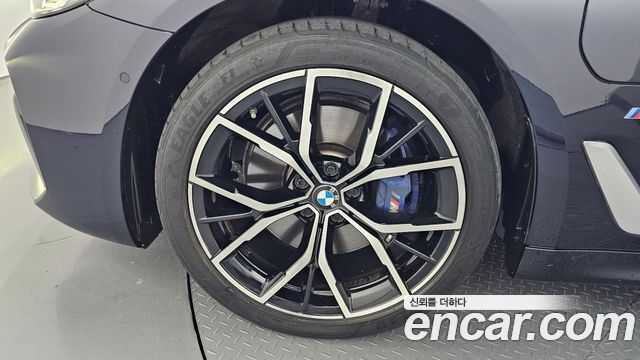 BMW 5-Series G30 530e M Sport - фото 4