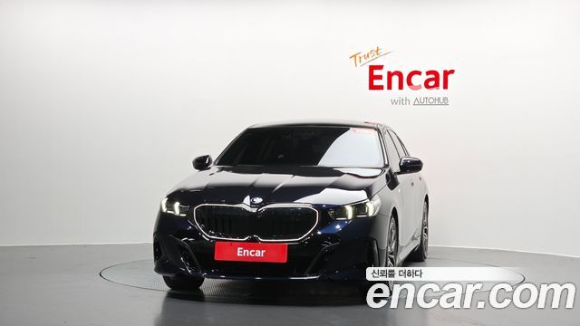 BMW 5-Series G60 523d M Sport - фото 1