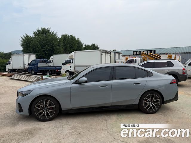 BMW 5-Series G60 520i Special Edition - фото 2