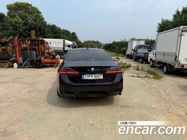 BMW 5-Series G60 530i xDrive M Sport - фото 3