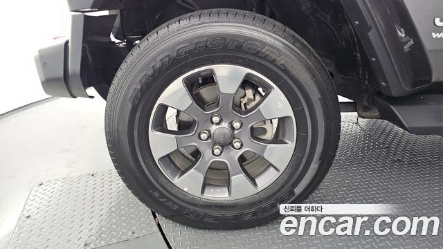 Jeep Wrangler JL 2.0 Overland 4Door - фото 4
