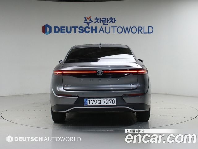 Toyota Crown 2.5 4WD Hybrid - фото 3