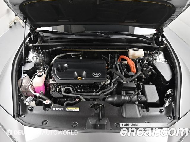 Toyota Crown 2.5 4WD Hybrid - фото 4