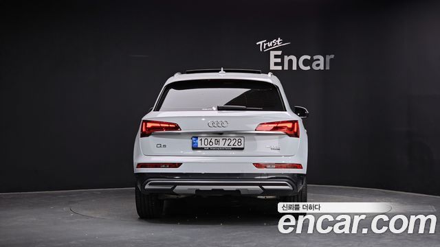 Audi Q5 FY 40 TDI Quattro - фото 3