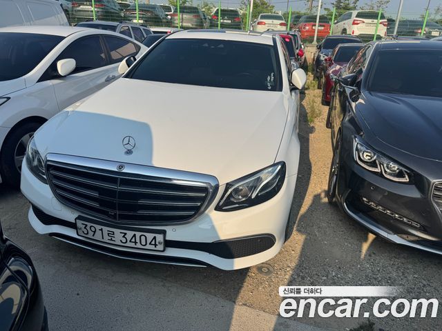 Mercedes-Benz E-Class W213 E300e 4MATIC Exclusive - фото 0