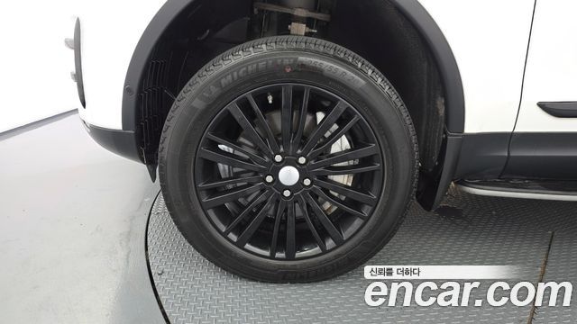 Land Rover Discovery 3.0 SD6 HSE Luxury - фото 4