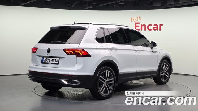 Volkswagen Tiguan 2-го поколения 2.0 TDI Prestige - фото 1