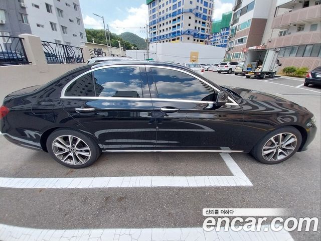 Mercedes-Benz E-Class W213 E300 4MATIC Avnatgarde - фото 0