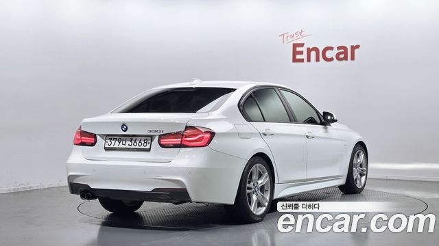 BMW 3-Series F30 330i M Sport Shadow - фото 1