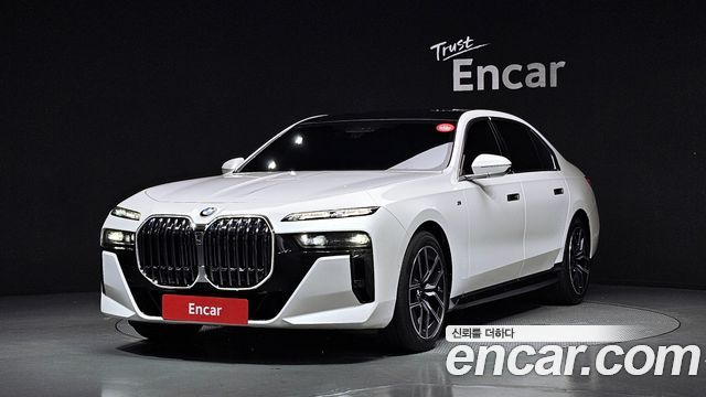 BMW 7-Series G70 740i sDrive M Sport - фото 0