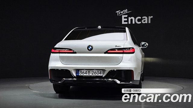 BMW 7-Series G70 740i sDrive M Sport - фото 3