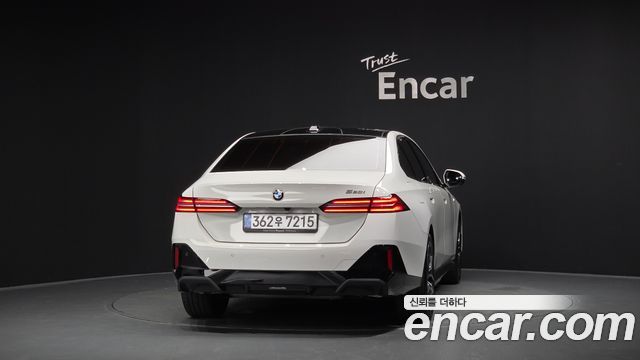 BMW 5-Series G60 520i M Sport - фото 3