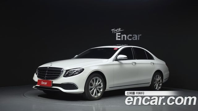 Mercedes-Benz E-Class W213 E300 4MATIC Exclusive - фото 0