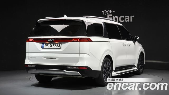 Kia Carnival 4-го поколения 9-Seater Signature - фото 1