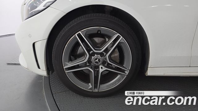 Mercedes-Benz C-Class W205 C220 d 4MATIC AMG Line - фото 4