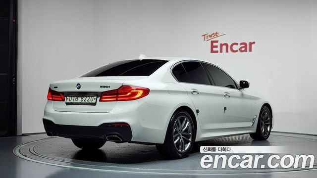 BMW 5-Series G30 530i xDrive M Sport Package Plus - фото 1
