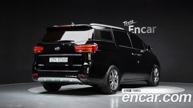 Kia Carnival Новый 7-Seater Limousine VIP - фото 1
