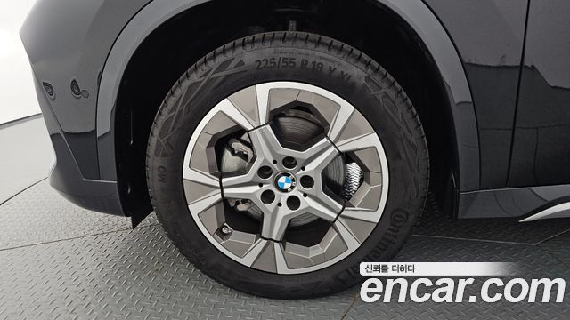 BMW X1 U11 xDrive 20i xLine - фото 3