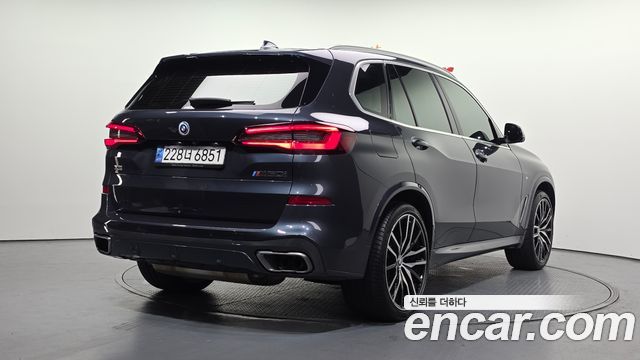 BMW X5 G05 M50i - фото 1