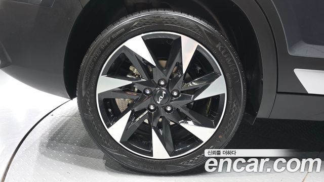 Kia Seltos Gasoline 1.6 Turbo 4WD Gravity - фото 4