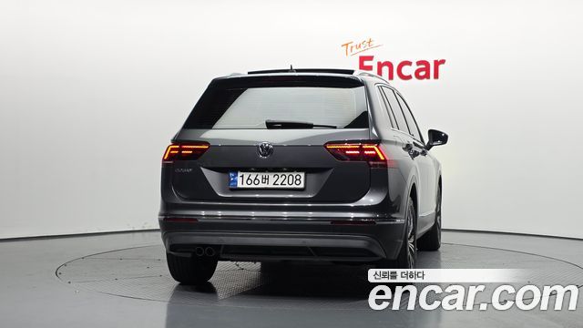 Volkswagen Tiguan 2-го поколения 2.0 TDI Prestige - фото 3
