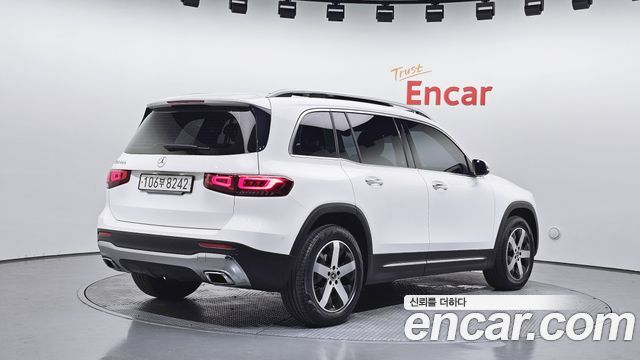 Mercedes-Benz GLB-Class X247 GLB220 - фото 1