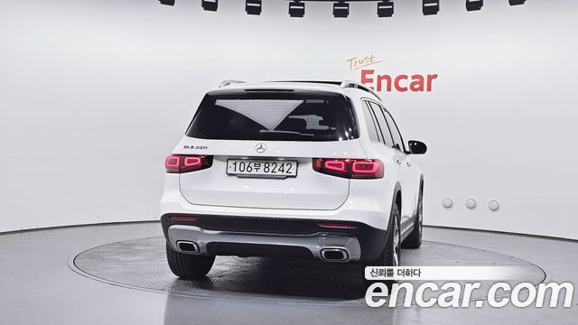 Mercedes-Benz GLB-Class X247 GLB220 - фото 3