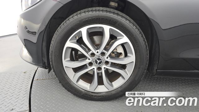 Mercedes-Benz C-Class W205 C200 - фото 4