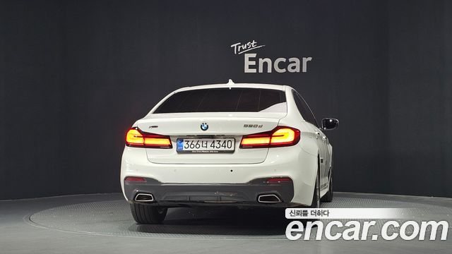 BMW 5-Series G30 520d xDrive M Sport Package Plus - фото 3