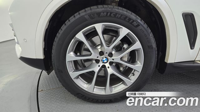 BMW X5 G05 xDrive 30d xLine - фото 4
