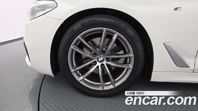 BMW 5-Series G30 520d M Sport Package Plus - фото 4