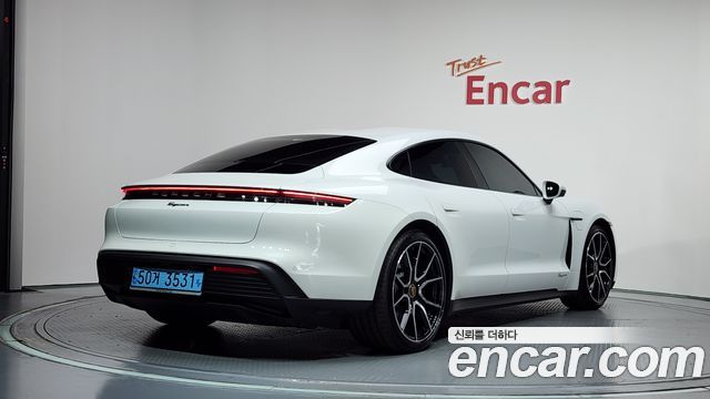 Porsche Taycan Base - фото 1