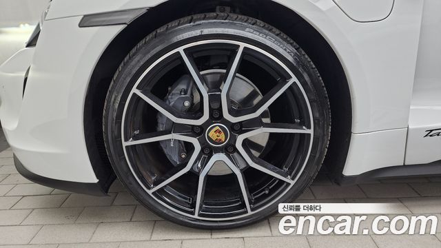 Porsche Taycan Base - фото 4