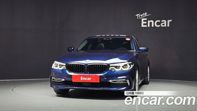 BMW 5-Series G30 520d Luxury Plus - фото 2