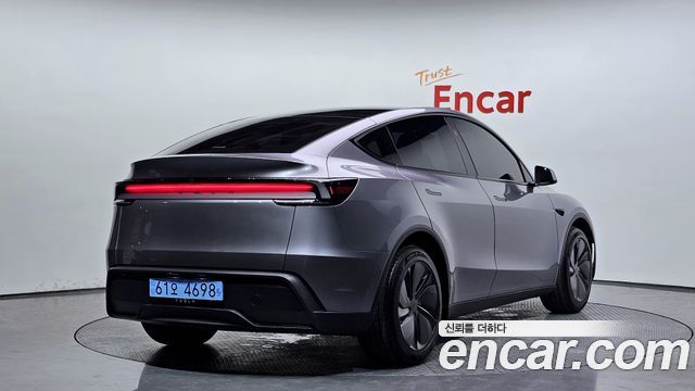 Tesla Model Y Premium RWD - фото 1