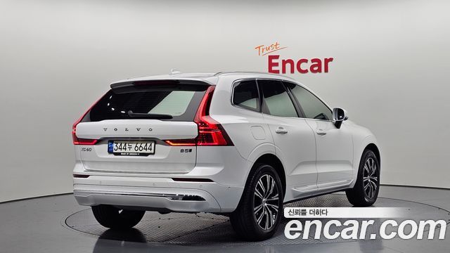 Volvo XC60 2-го поколения B5 Inscription - фото 1