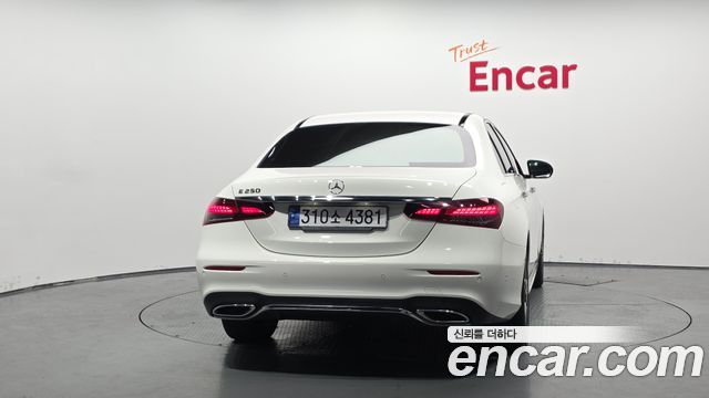 Mercedes-Benz E-Class W213 E250 AMG Line - фото 3