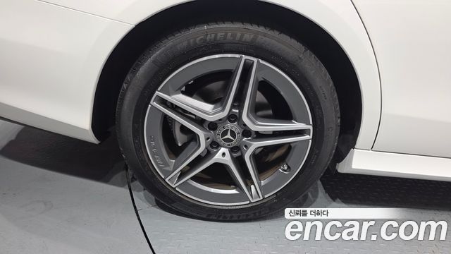 Mercedes-Benz E-Class W213 E250 AMG Line - фото 4