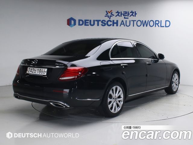 Mercedes-Benz E-Class W213 E220d 4MATIC Exclusive - фото 1