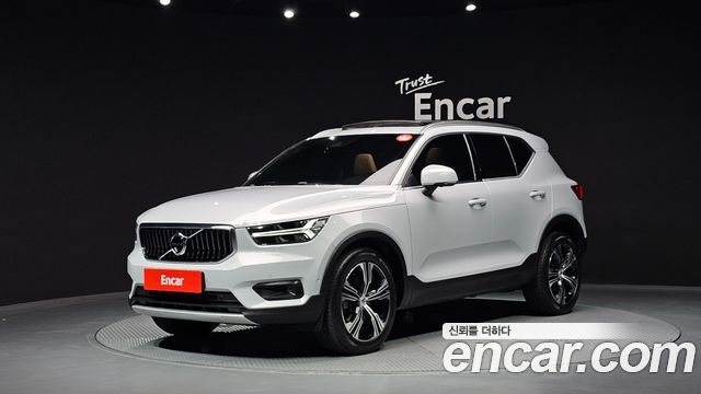 Volvo XC40 T4 Inscription - фото 0