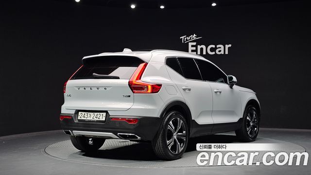 Volvo XC40 T4 Inscription - фото 1